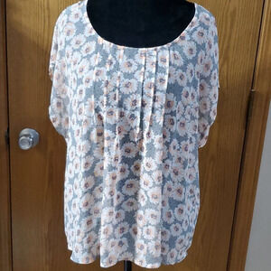 Torrid sheer pleated peach grey floral top
